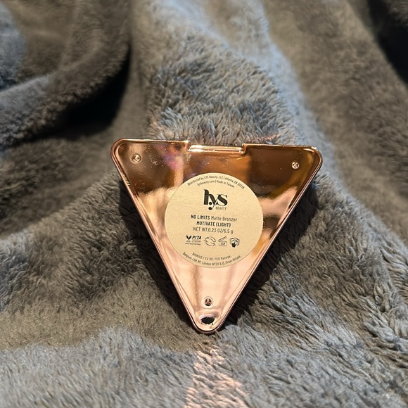 LYS No Limits Matte Bronzer - Picture 2 of 3